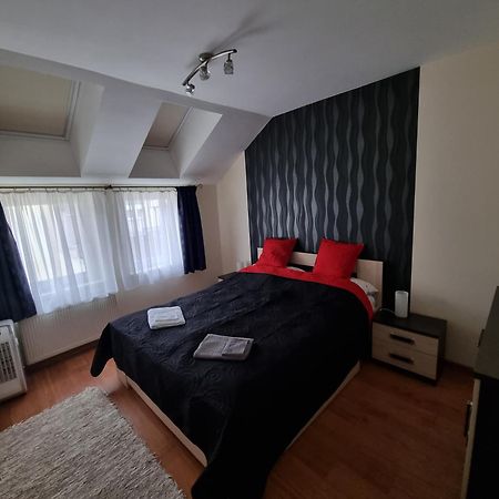 Merry&Car - Huge Balcony + Living Room + 2Br Budapest Luaran gambar
