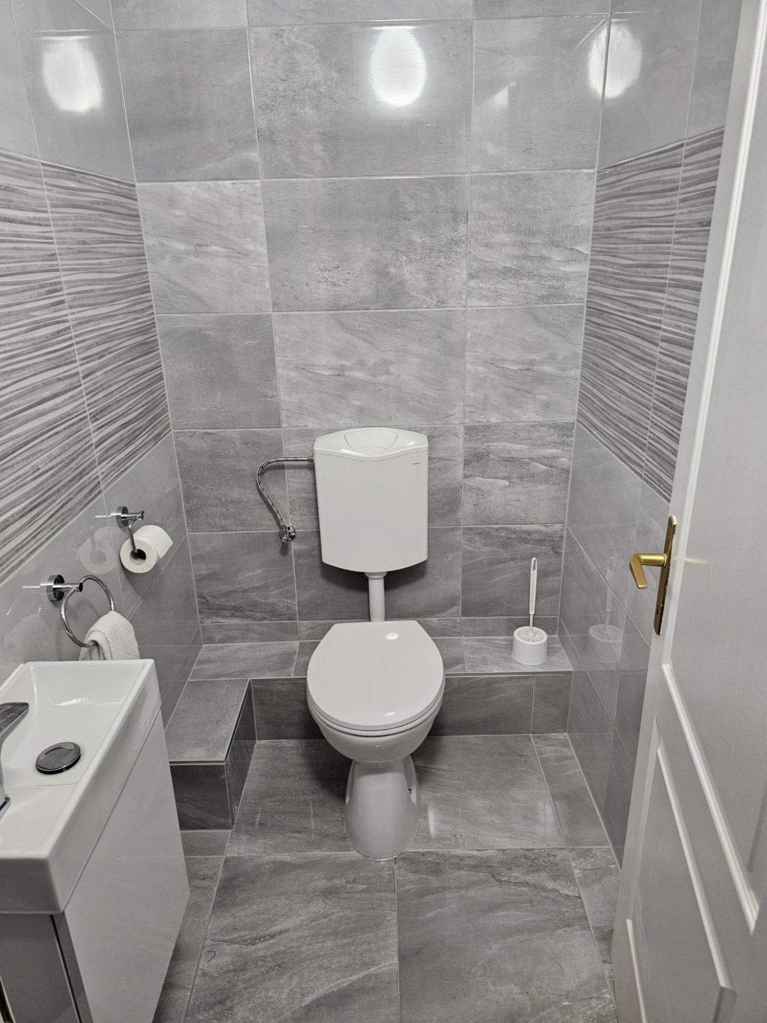 Merry&Car - Huge Balcony + Living Room + 2Br Budapest Luaran gambar